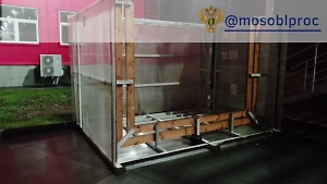 В Подмосковье унесённая ветром беседка-курилка убила 22-летнюю девушку