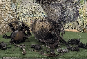 Появились фото возможных обломков неуловимого «Орешника» на месте удара по Днепру