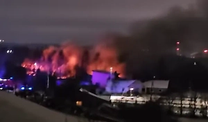 «‎Огненный гриб» в небе: Видеорегистратор снял момент падения самолёта на дом в Вильнюсе