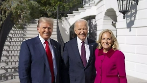 Команда Трампа и администрация Байдена подписали меморандум о передаче власти