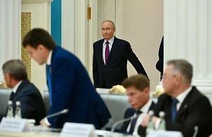 Путин утвердил обновлённые KPI для губернаторов