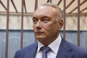 Находящийся в СИЗО сенатор Савельев пожаловался на маленькую плазму в камере