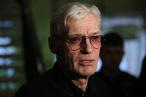 Сильно ударился головой: Бориса Щербакова экстренно госпитализировали после падения