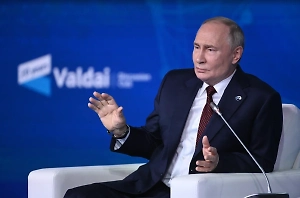 «Людей не устраивает»: Путин назвал две отстающие сферы в России