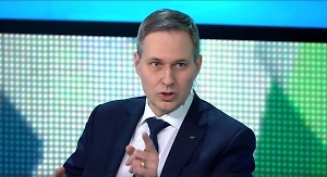 Военнослужащие различных подразделений подтверждают, что под Курском эфир забит польской и английской речью, поэтому вывод ударных войск НАТО будет неким предложением к миру с переговорами со стороны Трампа. Есть основания, что до конца декабря РФ в значительной степени овладеет этой территорией, а к началу мандата Трампа Курская область будет свободна от врага.