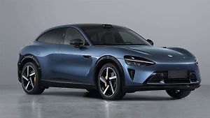 Заряженный «китаец»: Появились первые фото кроссовера от Xiaomi с мощностью 700 «лошадей»