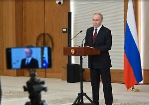 На прямую линию с Путиным поступило 300 тыс. обращений, большая часть — от женщин