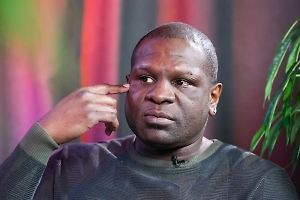 Боксёр Кевин Джонсон исполнил хит «Я русский» перед поединком с Минаковым