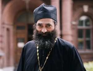 В православном взгляде на мир нет конфликта между гражданским законом, который допускает единобрачие, и христианской нравственной нормой, также исходящей из единобрачия. Один муж, одна жена навсегда. Развод — похороны брака. Значит, мужчина и женщина имеют половую связь только в том случае, когда они являются мужем и женой