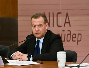 Медведев поздравил бойцов СВО и их семьи с наступающим Новым годом