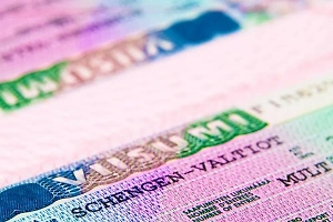 «Проверяют под микроскопом»: В АТОР назвали причины отказа россиянам в шенгене