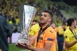 «Матушка-Земля»: Во Франции завирусилось видео с сейвами вратаря Рульи под русский хит