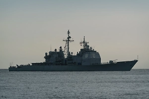 Офицеры НАТО и кабели: Странная активность замечена на ржавеющем в порту крейсере «Украина»