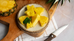 Шеф-повар раскрыл, как одним действием определить спелость ананаса