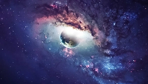 В космосе наблюдают загадочный объект в виде сэндвича