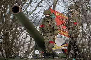 Житель Авдеевки расплакался, увидев бойцов с российскими флагами 