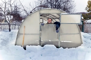 Россиян предупредили, почему не стоит убирать снег с дачного участка