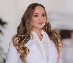 Такие процедуры, как мезотерапия и биоревитализация, созданы для возвращения коже увлажнённости. Как правило, требуется курс. Но вы однозначно увидите потрясающий эффект, особенно если будете соблюдать перечисленные выше правила.