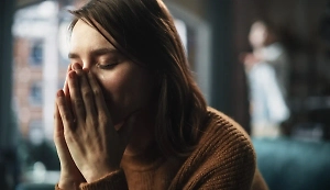 Москвич несколько лет преследует экс-жену и угрожает убить дочь из-за квартиры