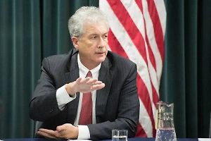 СМИ узнали о тайном "успокоительном" визите главы ЦРУ на Украину
