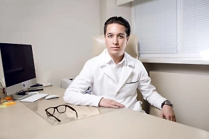 Клиника Хайдарова, закрытая за грубые нарушения, открылась раньше срока
