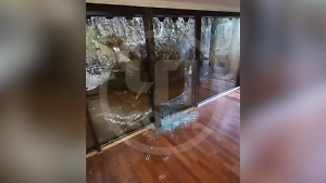 Сель обрушился на жилую многоэтажку в Сочи