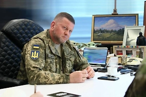 Стало известно, какой манёвр Зеленского призван спасти его шкуру в случае мятежа Залужного