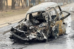 Водитель, в чью машину попал украинский снаряд в Белгороде, погиб на глазах у жены и сына