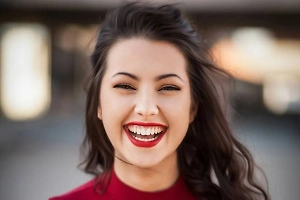 Психолог раскрыл, какие подарки по-настоящему радуют женщин