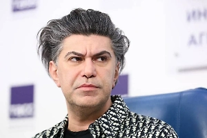 Николай Цискаридзе проголосовал на избирательном участке в "Сириусе"