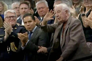 На Украине наградили 99-летнего нациста, которого чествовали в Парламенте Канады