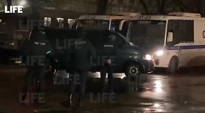 Подозреваемых в теракте доставили в Басманный суд для избрания меры пресечения