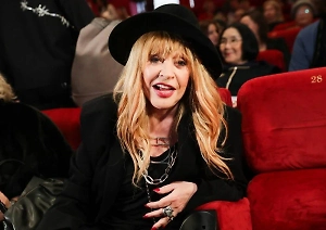 Пугачёва поддержала девочку с Украины, чья семья собирает помощь ВСУ