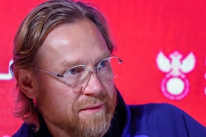 Карпин заявил, что готов взять в сборную выбежавшего на поле фаната