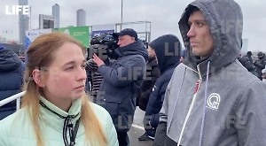 Выжившие в "Крокусе" супруги вернулись на место трагедии