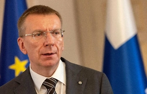 Президент Латвии призвал разрушить Россию