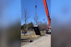 МИД РФ призвал Канаду снести все памятники украинским нацистам в стране