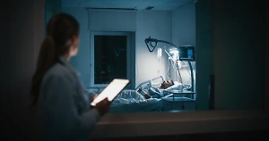 «Чёрная вдова» сплела сети в военном госпитале и вышла замуж за 5 раненых бойцов СВО ради «‎гробовых»