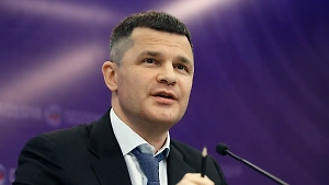Суд сохранил запрет на выезд из РФ владельцу аэропорта Домодедово Каменщику