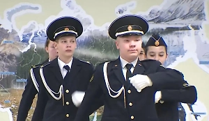 В Петербурге ко Дню Победы провели смотр молодёжных почётных караулов