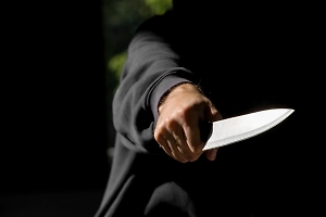 Житель Казани попытался с ножом пройти в детский сад, но был скручен храбрыми родителями