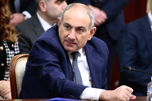 Тряска и странное поведение Пашиняна в парламенте Армении попали на видео