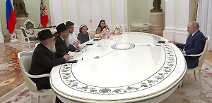 Путин встретился с освобождённым из плена ХАМАС россиянином Труфановым