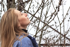 Врач объяснила Life.ru, как справиться с аллергией на главный символ весны – вербу