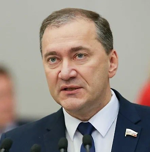 Заявление Уиткоффа о том, что вопрос территорий может быть «частично решён», — свидетельство того, что мнение Вашингтона по ряду вопросов совпадает с российским подходом. Действительно, позиция самого Уиткоффа схожа с позицией Москвы, но не все в администрации Трампа её поддерживают.