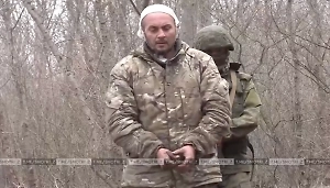 С кирпичом против автомата: Опубликованы кадры рукопашной схватки нашего танкиста и бойца ВСУ