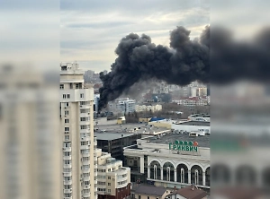 Крупный пожар начался в ТЦ «Гринвич» в Екатеринбурге, внутри могут быть люди