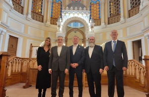 Спецпосланник Трампа заехал с супругой в синагогу перед встречей с Путиным