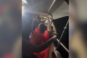 Туристы купили экскурсию по тайским островам, но застряли в открытом море