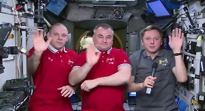 «Больше, чем профессия»: Экипаж МКС поздравил россиян с Днём космонавтики